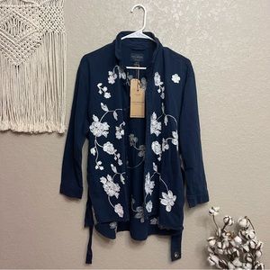 NWT LUCKY BRAND sz M indigo white floral embroidery button down shirt tie waist